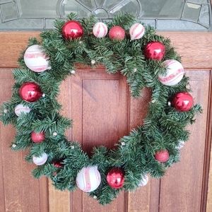 Red and White Christmas Wreath